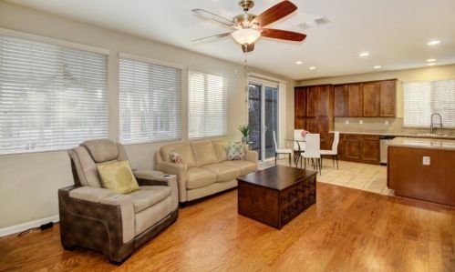 9872 Winkle Cir, Elk Grove CA  95757-6276 exterior