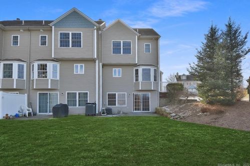 283 Bridge St, Groton, CT 06340-3777