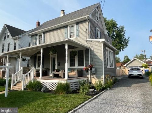 407 Howard St, Riverton, NJ 08077-1326