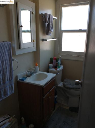 4507 Ellen St, Oakland CA  94601-4728 exterior