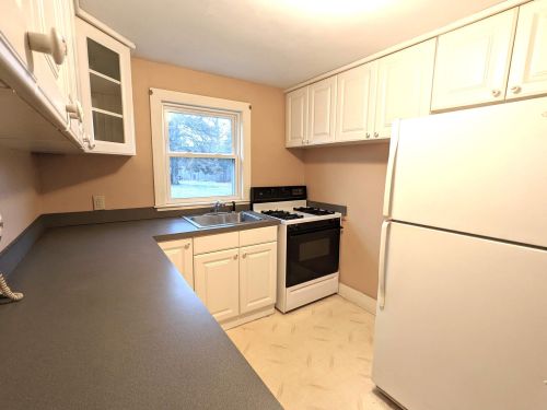 97 Wheeler Ave, Salem NH  03079-3494 exterior