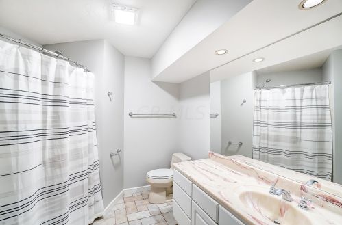 509 Leesburg Ave, Washington Ch OH  43160-1248 exterior