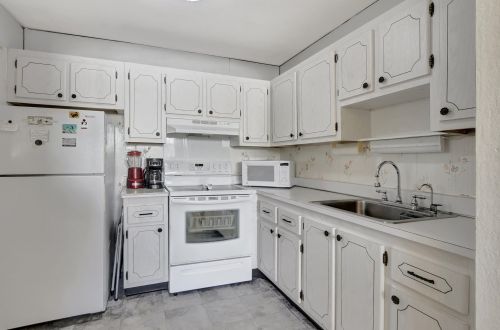 515 Monaco K, Delray Beach FL  33446-1445 exterior