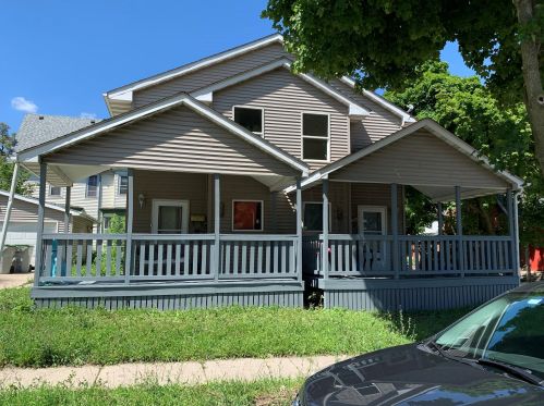 2104 Highland Ave, Milwaukee, WI 53233-1114