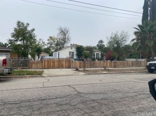 1415 21st St, San Bernardino, CA 92411-1315