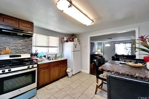 420 Stinson Ave, Madera CA  93638-3927 exterior