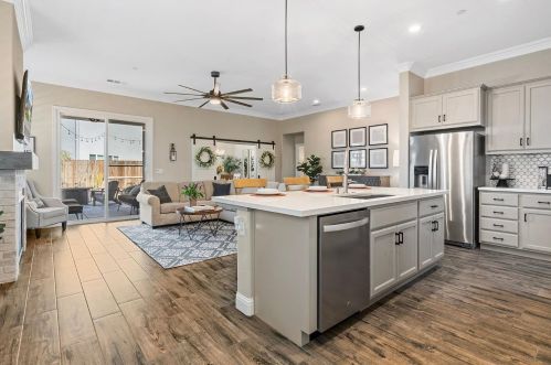 1219 Sephos St, Manteca CA  95337 exterior