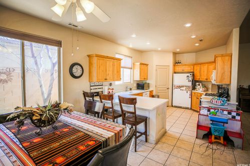 2048 1940, Saint George UT  84770-4718 exterior