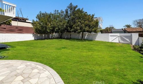 700 John St, Manhattan Beach CA  90266-5838 exterior