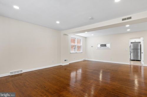 316 39th St, Wilmington, DE 19802-2114