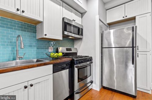 629 18th St, Washington DC  20002-7209 exterior