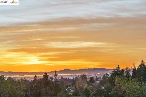 855 Glendome Cir, Oakland CA 94602-1413 exterior