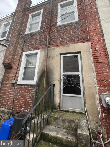 4264 Darien St, Philadelphia, PA 19140-2221