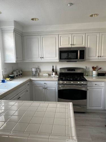 17644 Sarentina Ct, Bellflower, CA 90706-7035