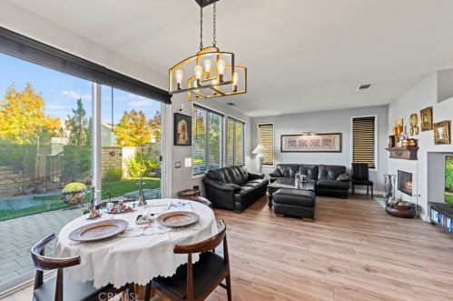 27122 Brown Oaks Way, Santa Clarita CA  91387-3894 exterior