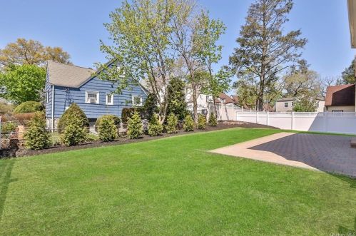 3 Stratford Rd, New Rochelle NY  10804-2519 exterior