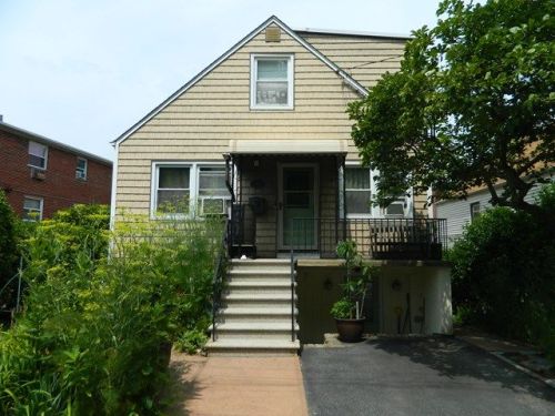 3247 Hatting Pl, Bronx, NY 10465-4017