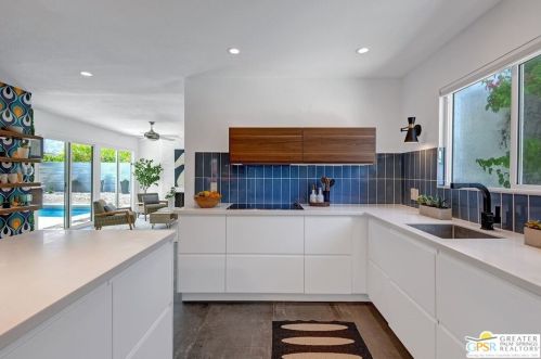 2221 Francis Dr, Palm Springs CA  92262-2553 exterior