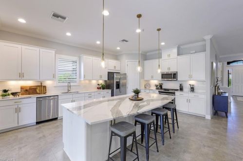 9243 Rialto Ln, Naples FL  34119 exterior