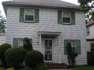 341 Washington St, Hempstead, NY 11550-1642