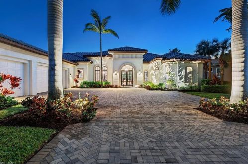 28060 Castellano Way, Naples, FL 34110-2875