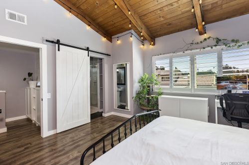 664 Bel Air Dr, Vista, CA 92084-5525