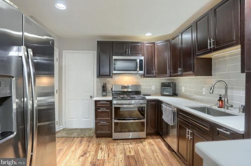 41 River Bend Park, Lancaster PA  17602-1282 exterior