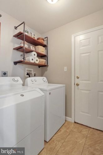 436 Golden Dr, Blandon PA  19510-9653 exterior