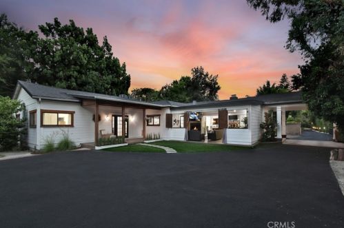 10453 Sarah St, North Hollywood, CA 91602-1511