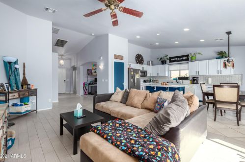 7163 Discovery Dr, Glendale, AZ 85303-3934
