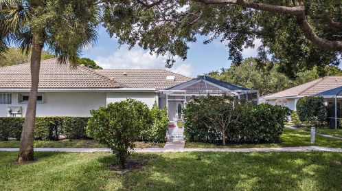 8002 Chapman Oak Ct, West Palm Beach, FL 33410-4462