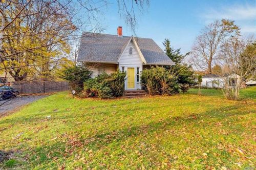 68105 Route 48, Greenport, NY 11944-2249