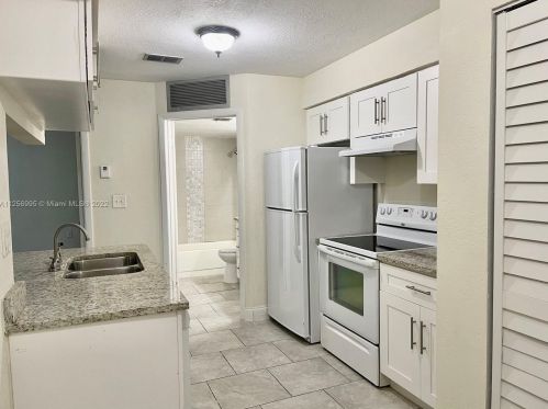 17325 67th Ct, Hialeah, FL 33015-5832