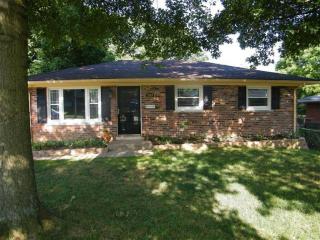 3729 Temple Dr, Lexington, KY 40517-1538