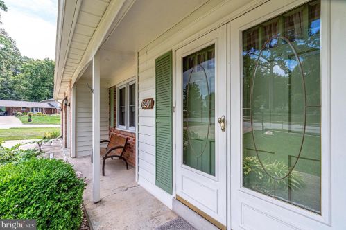 9201 Cutting Horse Ct, Springfield, VA 22153-1018