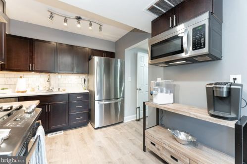 281 Chelsea Cir, Newtown Square PA  19073-2104 exterior