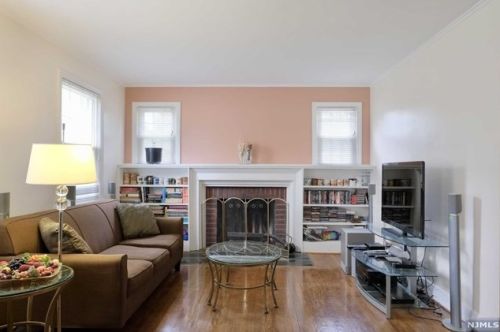 315 Knickerbocker Rd, Englewood, NJ 07631-1529