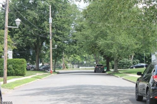 21 Diana Rd, Greystone Park NJ  07950-2104 exterior