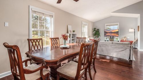 21 Buckeye Blvd, Pataskala OH  43062-8465 exterior