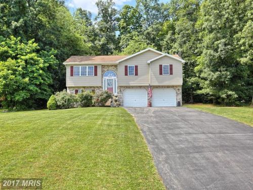 10113 Cardinal Dr, Orrstown, PA 17244-8600