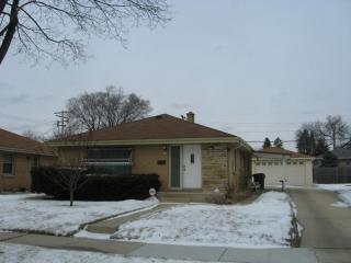 7112 Lakefield Dr, Milwaukee, WI 53219-4024
