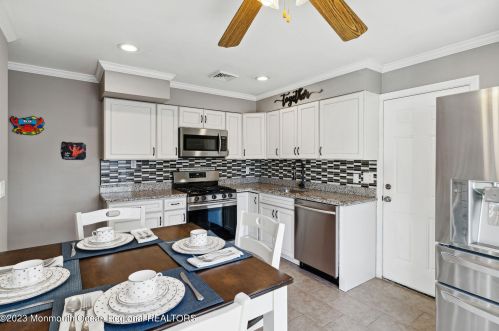 542 California Ave, Bricktown NJ 08724-1402 exterior