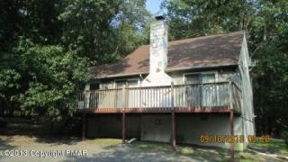 5175 Woodbridge Dr, Bushkill PA  18324-6945 exterior