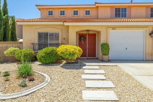 2814 Caruso Ln, Lancaster, CA 93536-6036