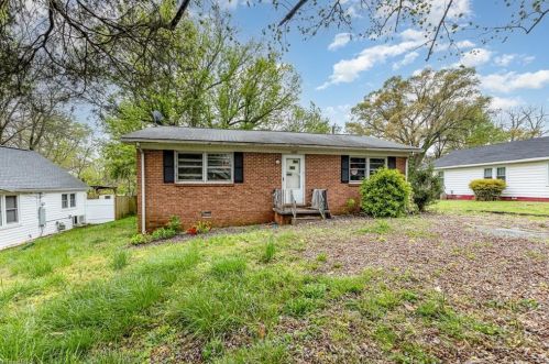 1203 Kirkman St, Greensboro, NC 27406-4127
