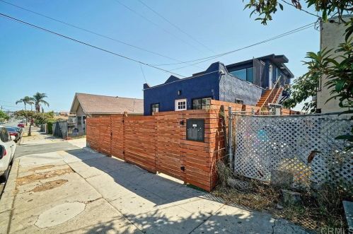 325 30th St, San Diego, CA 92113-1318