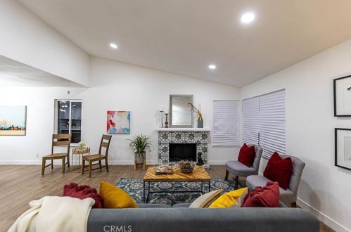 350 Aspen Ave, Rialto CA  92376-5443 exterior