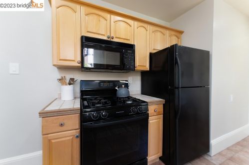 1505 Russell St, Berkeley CA 94705-2334 exterior