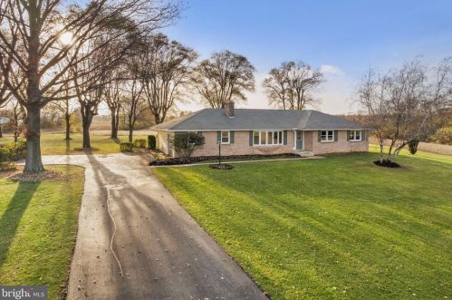 250 Shady Ln, Carlisle PA  17013-1637 exterior