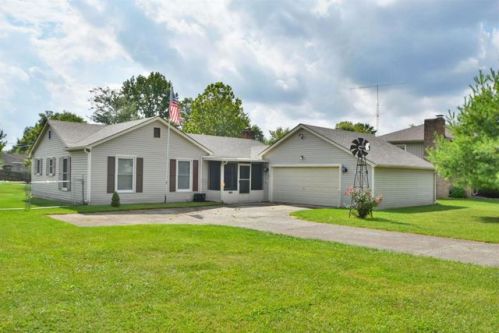 1332 Post Oak Rd, Lexington, KY 40517-3932